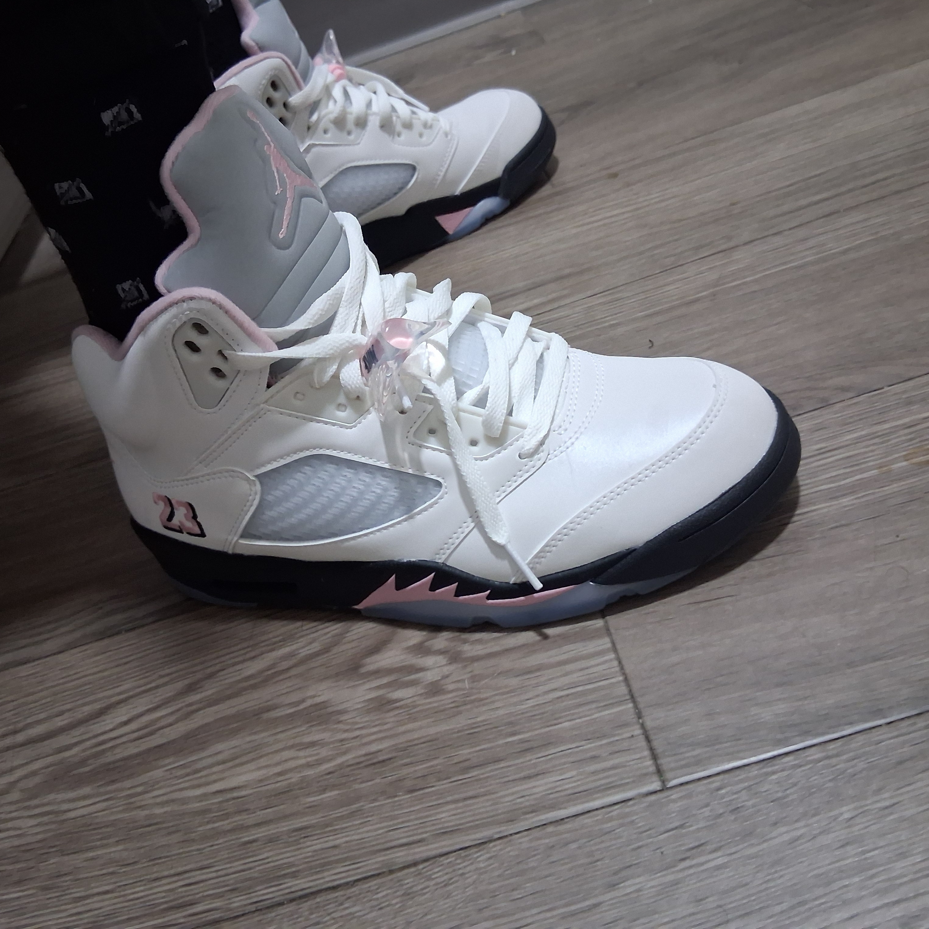 Jordan Sneakers White And Pink
